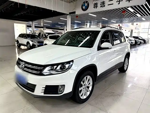 VOLKSWAGEN TIGUAN 2016