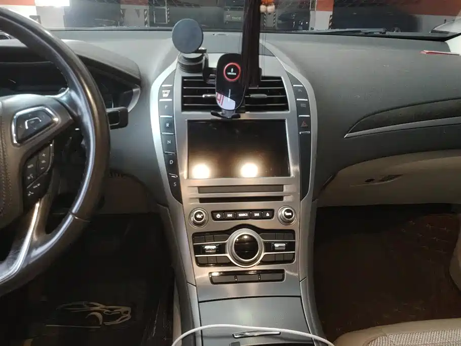 Lincoln MKZ — миниатюра 13