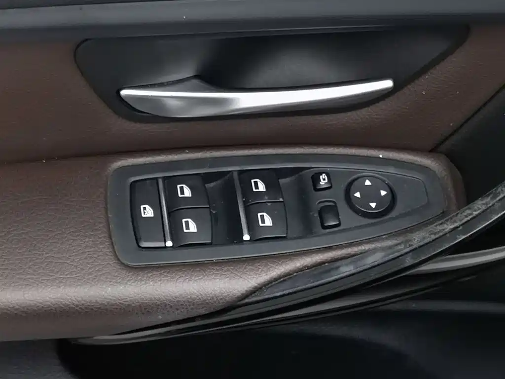 BMW 3 Series — миниатюра 9