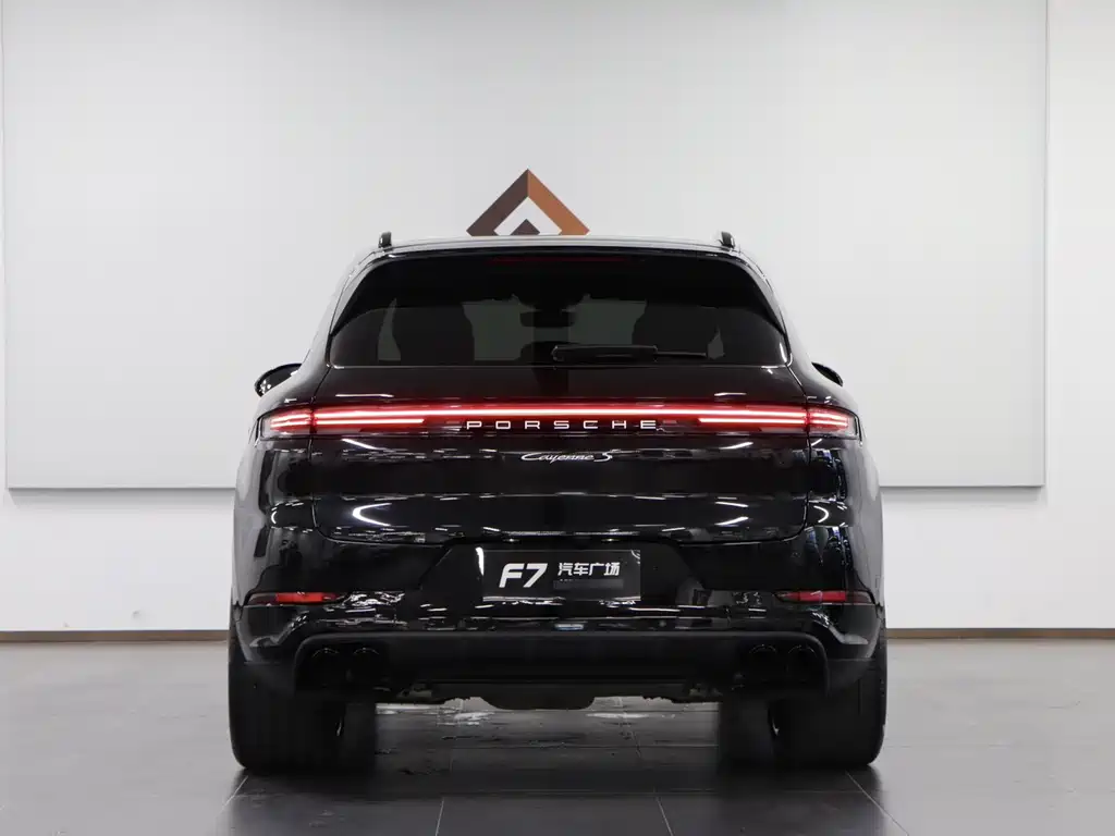 Porsche Cayenne — миниатюра 5