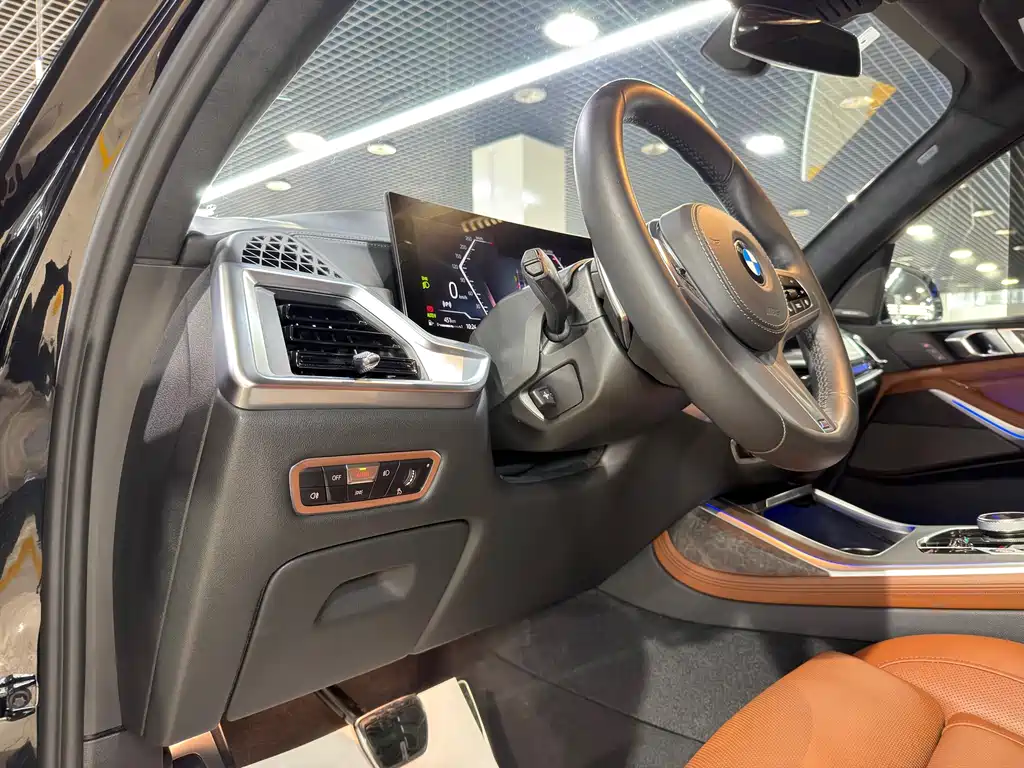 BMW X7 — миниатюра 13