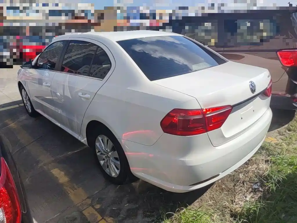 Volkswagen Lavida — миниатюра 5