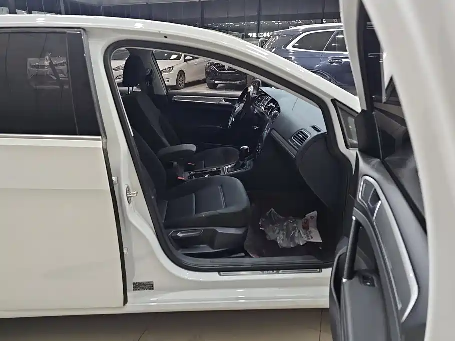 Volkswagen Golf — миниатюра 8