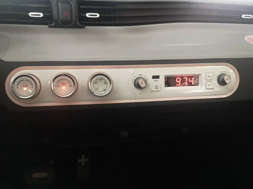 Wuling MINIEV — миниатюра 13