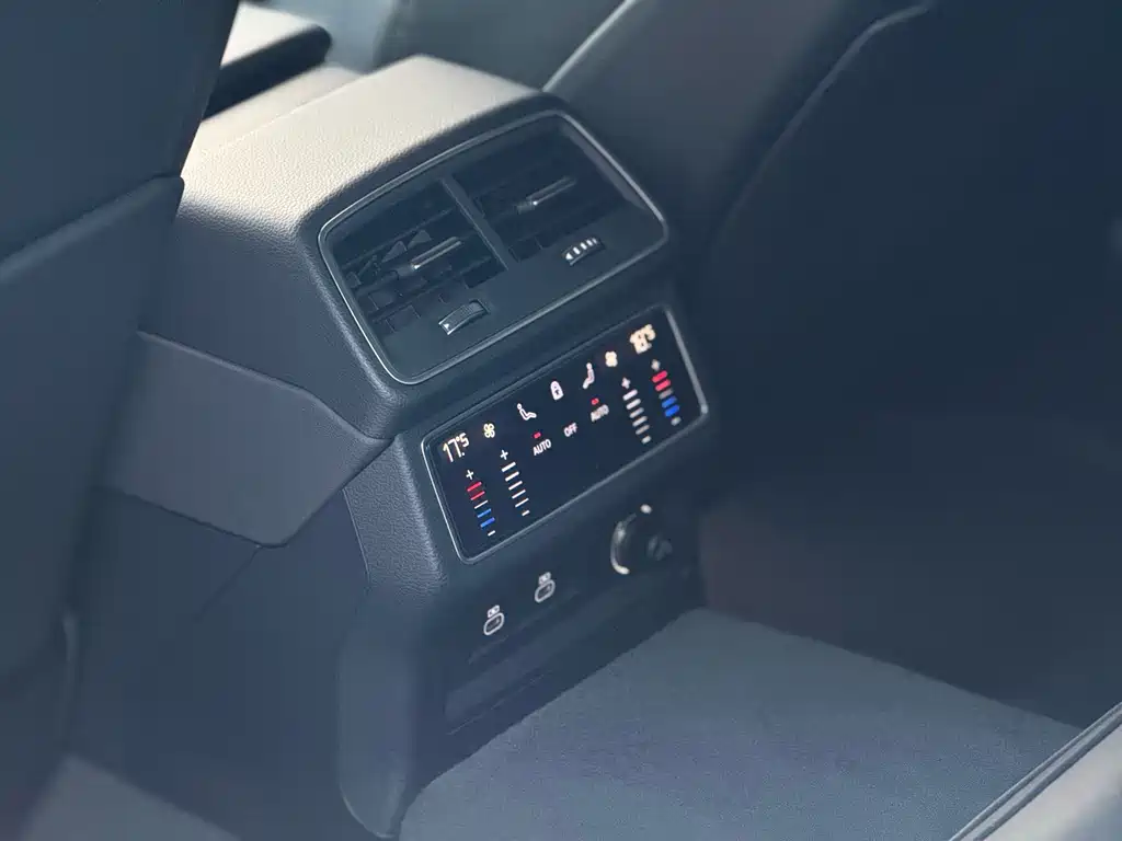 Audi A7L — миниатюра 12