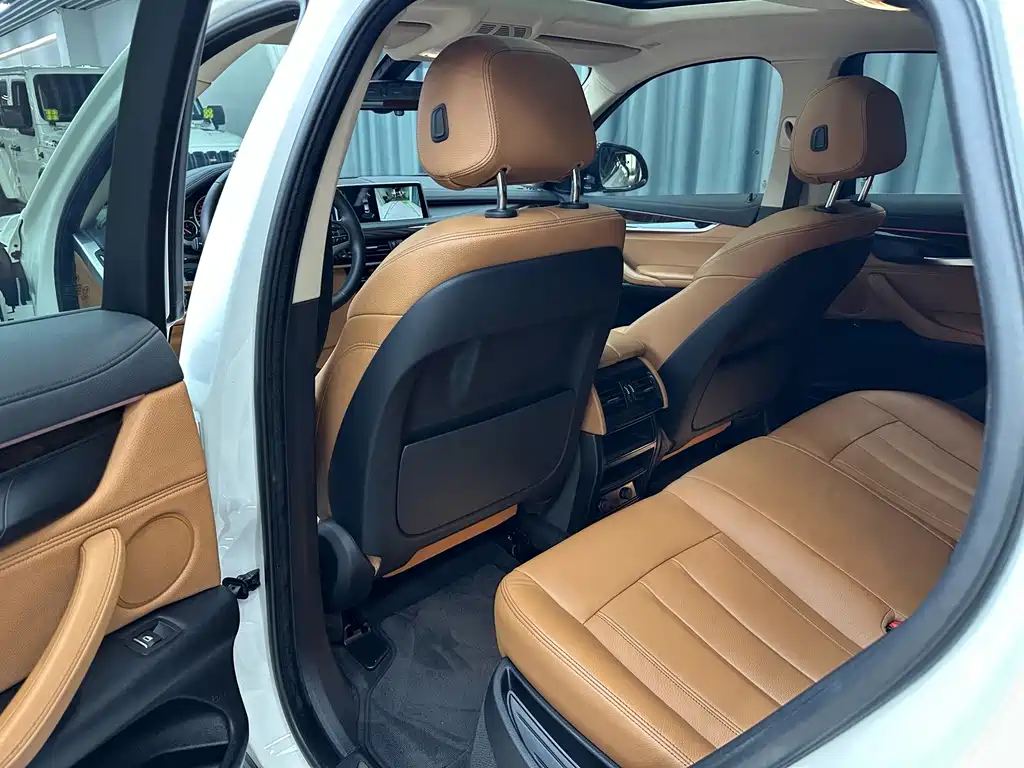 BMW X6 — миниатюра 13
