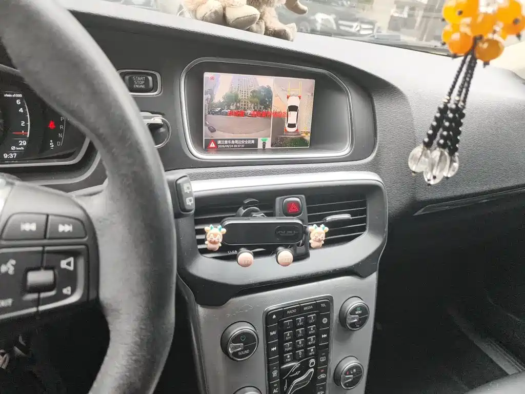 Volvo V40 — миниатюра 9