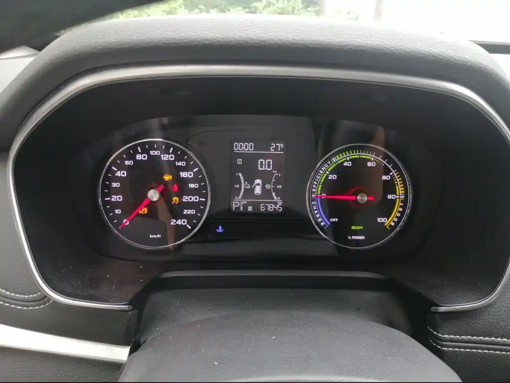 Roewe RX5 New Energy — миниатюра 6