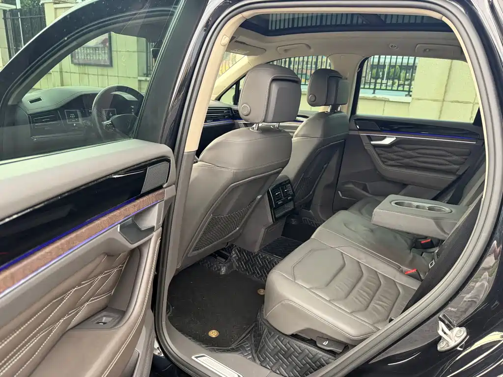 Volkswagen Touareg — миниатюра 5