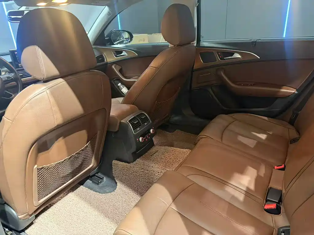 Audi A6L — миниатюра 10