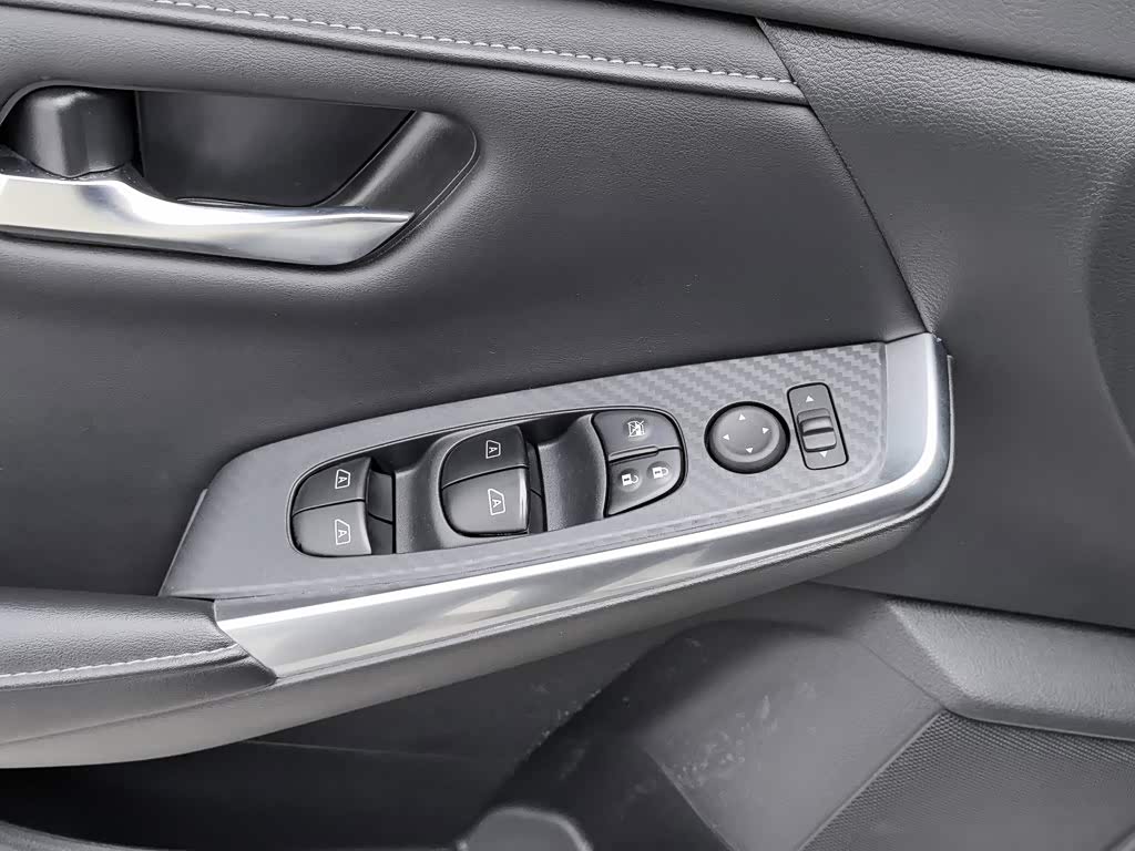 Nissan Sylphy 1.6 л 2024 г. Белый, пробег 48900 км