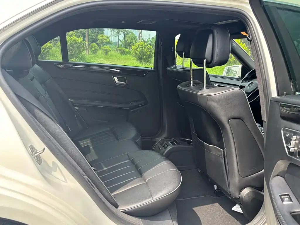 Mercedes-Benz E-Class — миниатюра 10