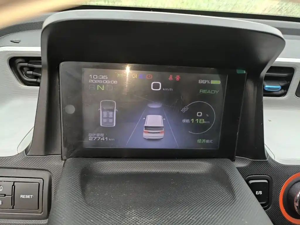 Wuling MINIEV — миниатюра 12