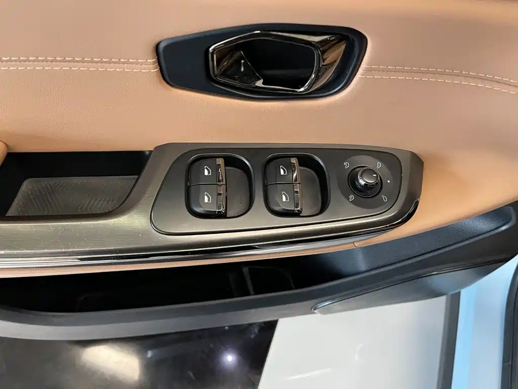 NIO ES6 — миниатюра 20