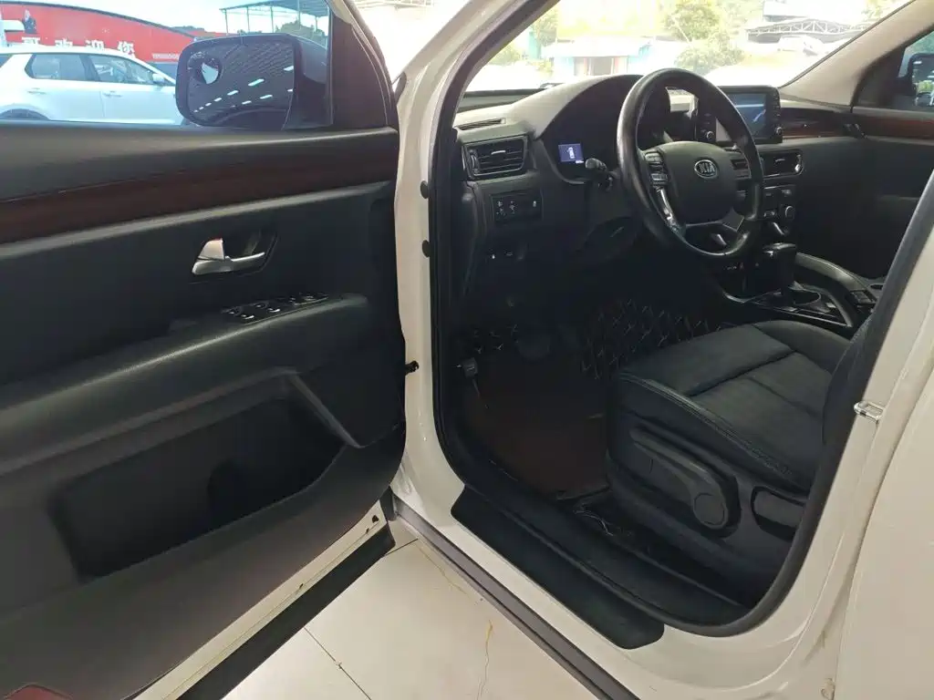 Kia KX7 — миниатюра 12