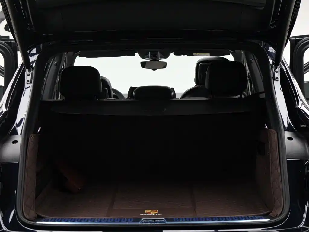 Porsche Cayenne — миниатюра 11