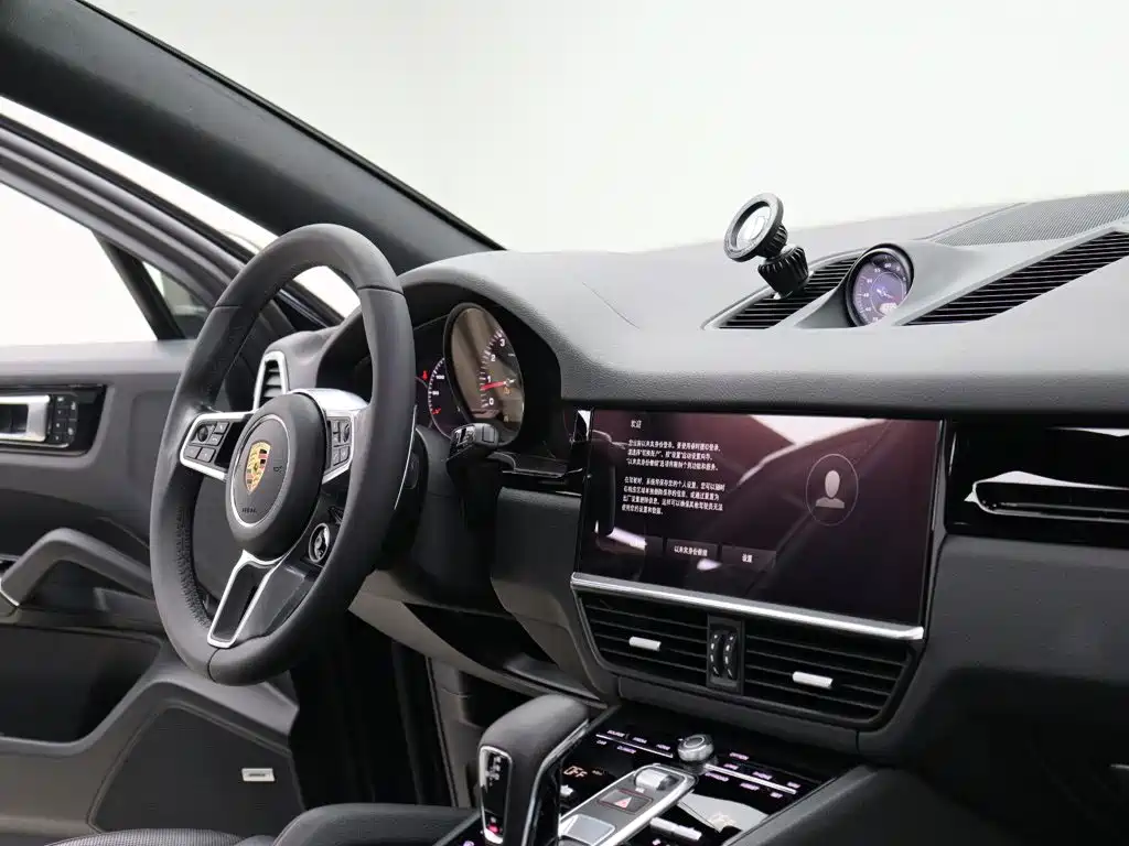 Porsche Cayenne — миниатюра 14