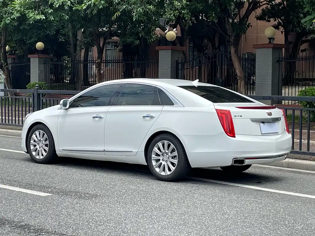Cadillac XTS — миниатюра 3