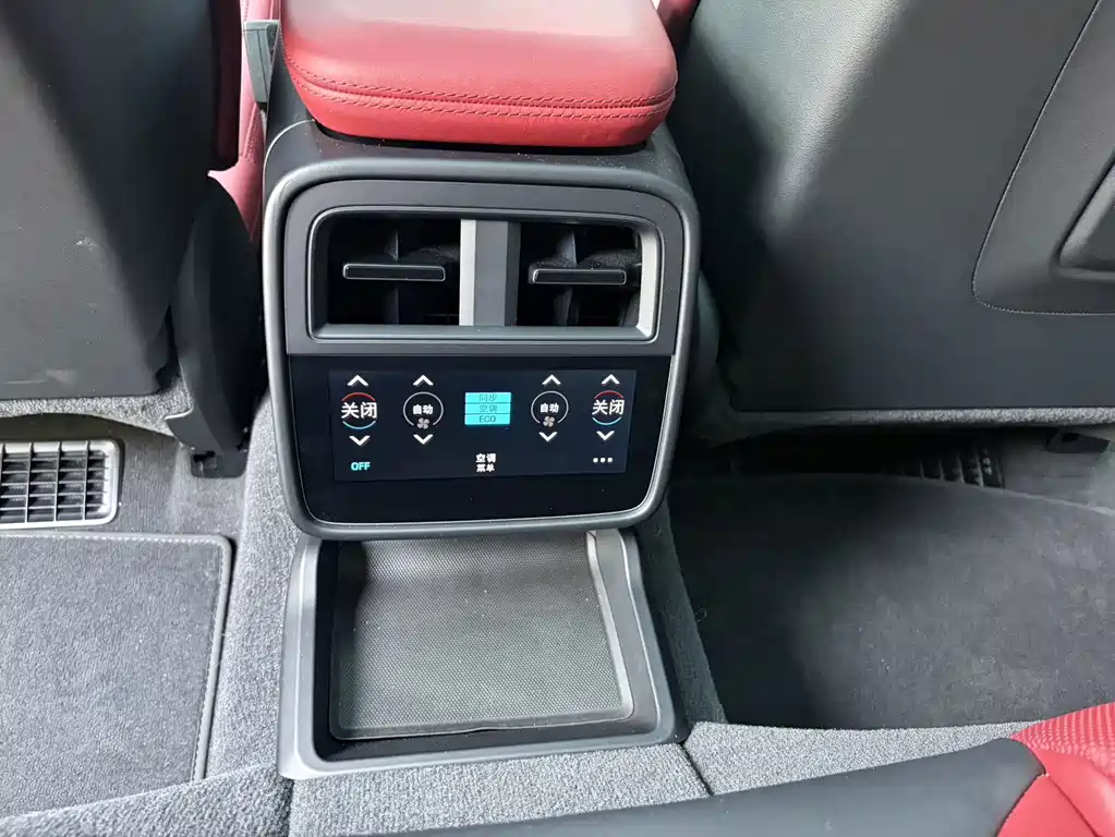 Porsche Taycan — миниатюра 9