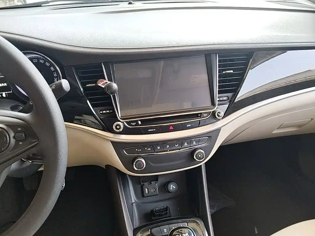 Buick Verano — миниатюра 13
