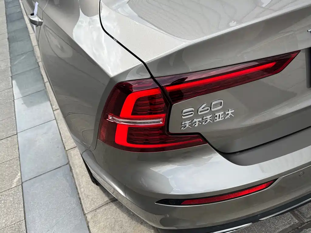 Volvo S60 — миниатюра 37