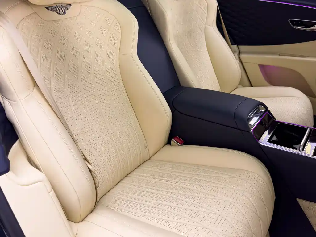 Bentley Flying Spur — миниатюра 32