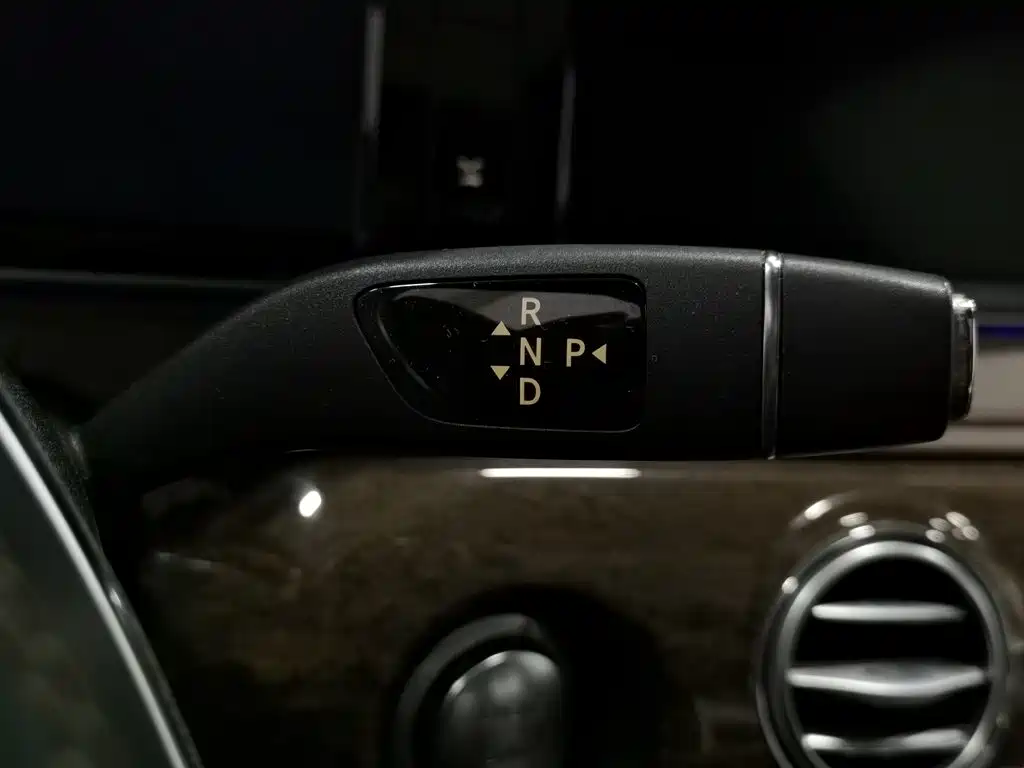 Mercedes-Benz S-Class — миниатюра 13