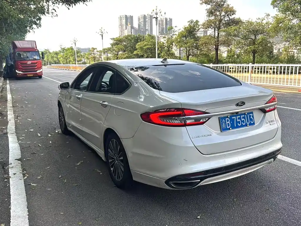 Ford Mondeo — миниатюра 10