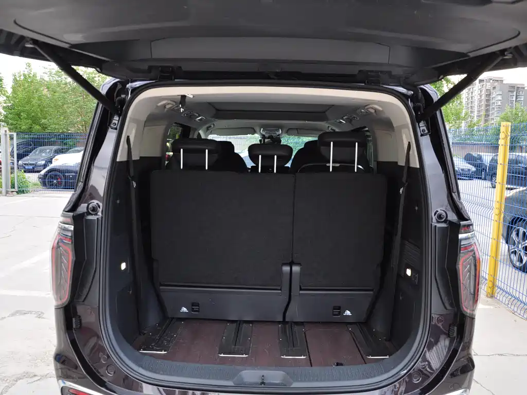 Hongqi HQ9 PHEV 2024 2.0T Luxury