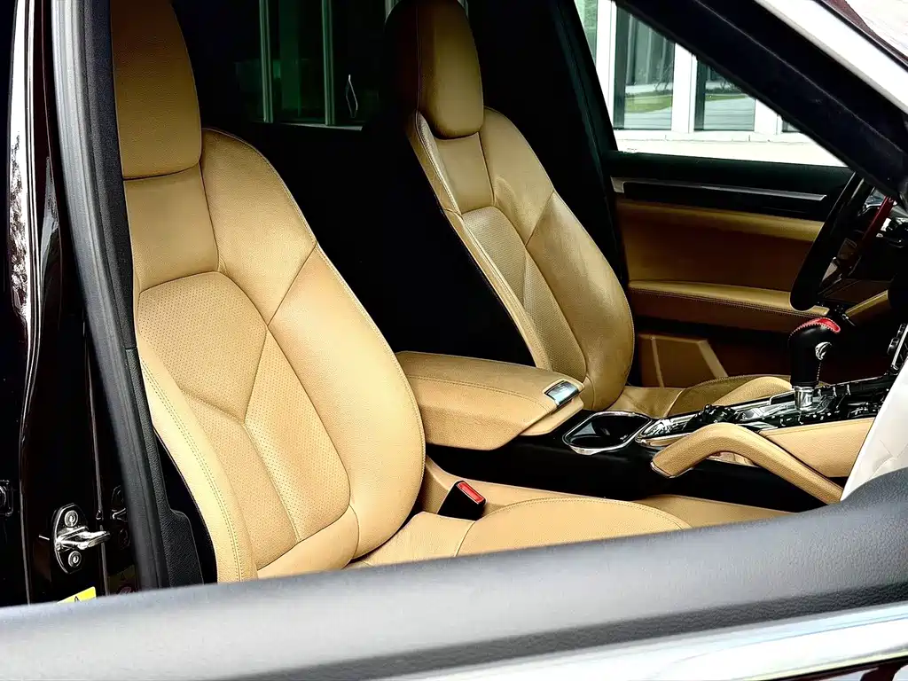 Porsche Cayenne — миниатюра 9