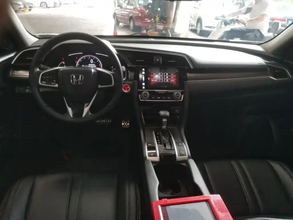 Honda Civic — миниатюра 10