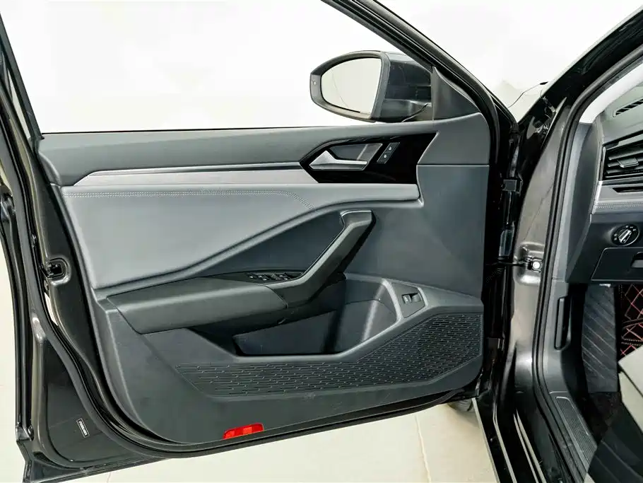 Volkswagen Sagitar — миниатюра 16