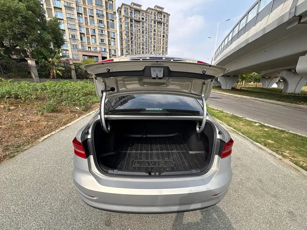 Volkswagen Lavida — миниатюра 19