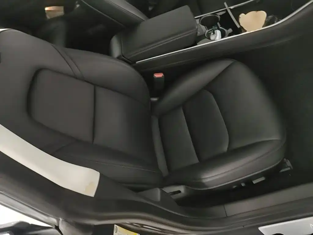 Tesla Model 3 — миниатюра 25