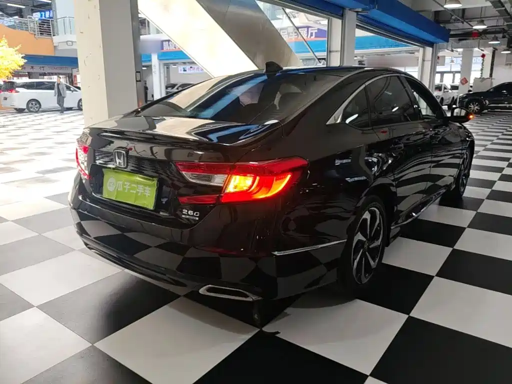 Honda Accord — миниатюра 7