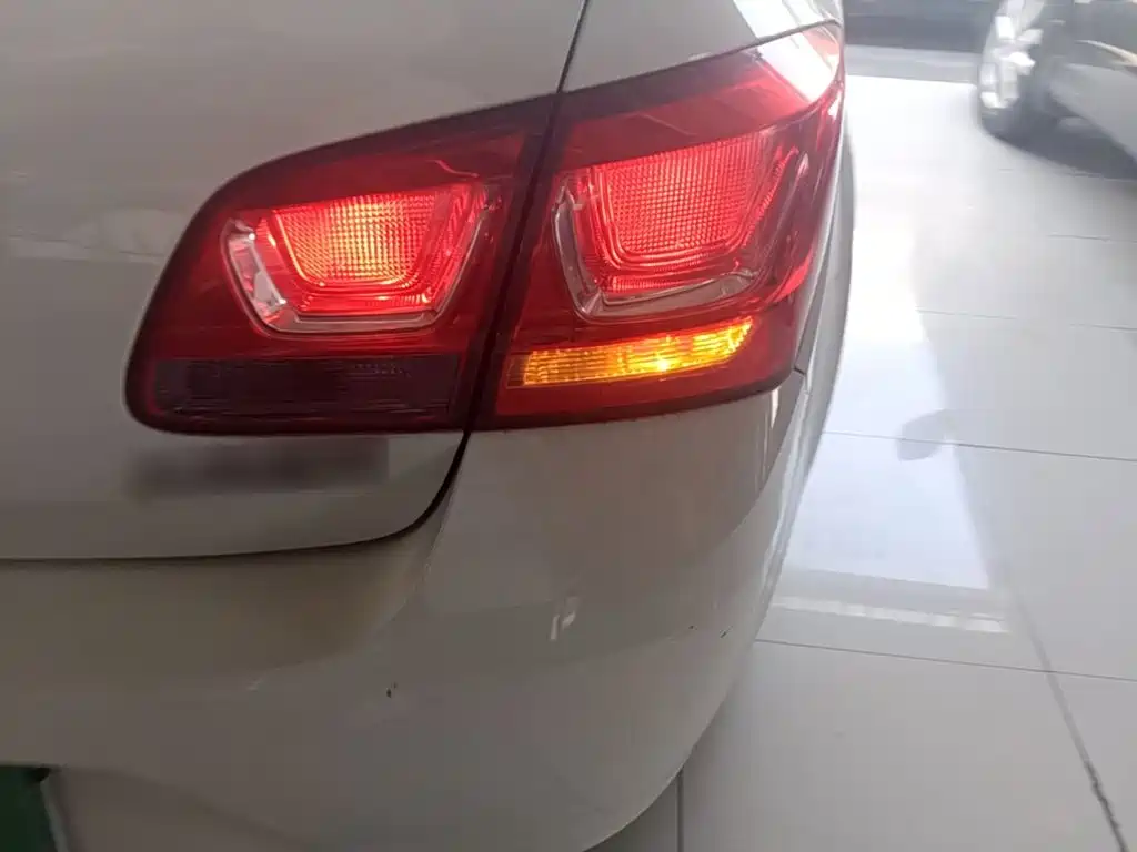 Chevrolet Cruze — миниатюра 8