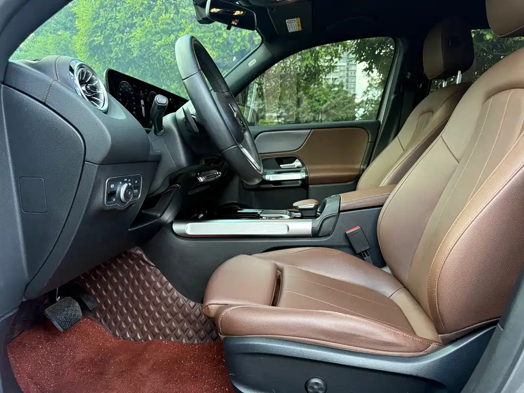 Mercedes-Benz GLB — миниатюра 10
