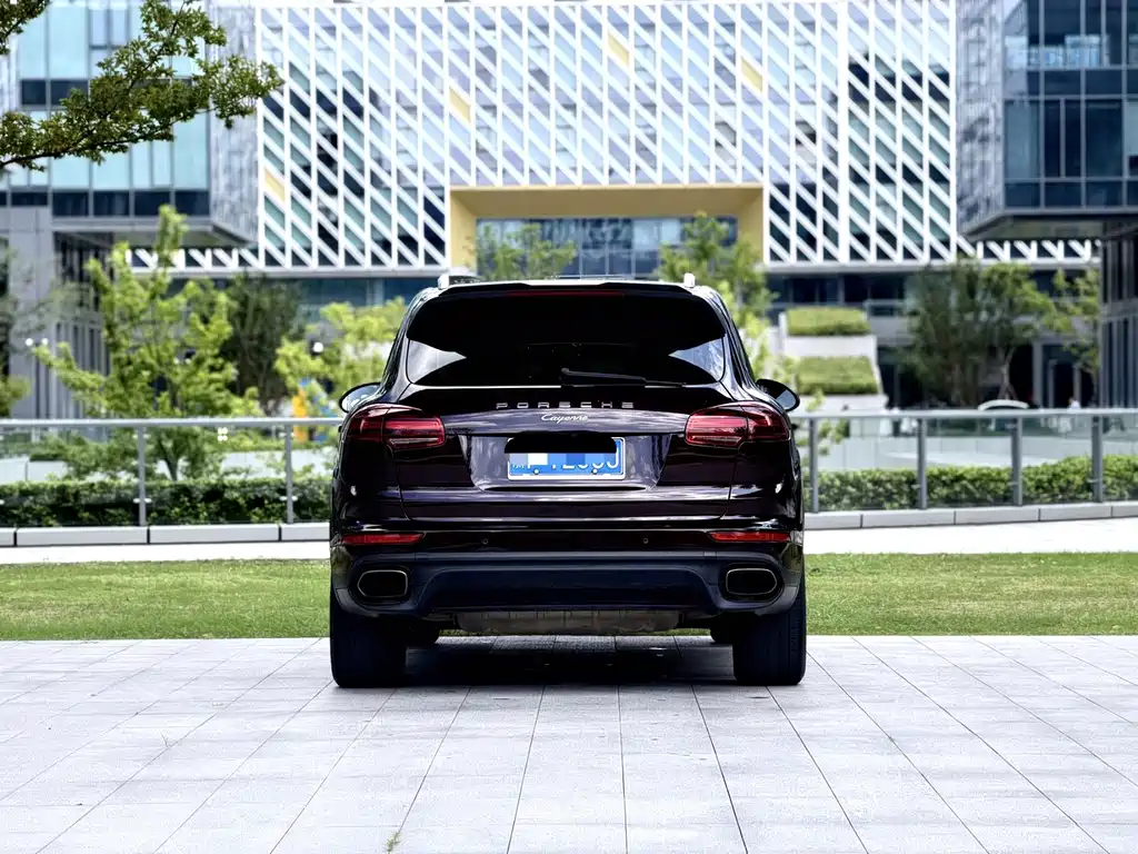 Porsche Cayenne — миниатюра 4