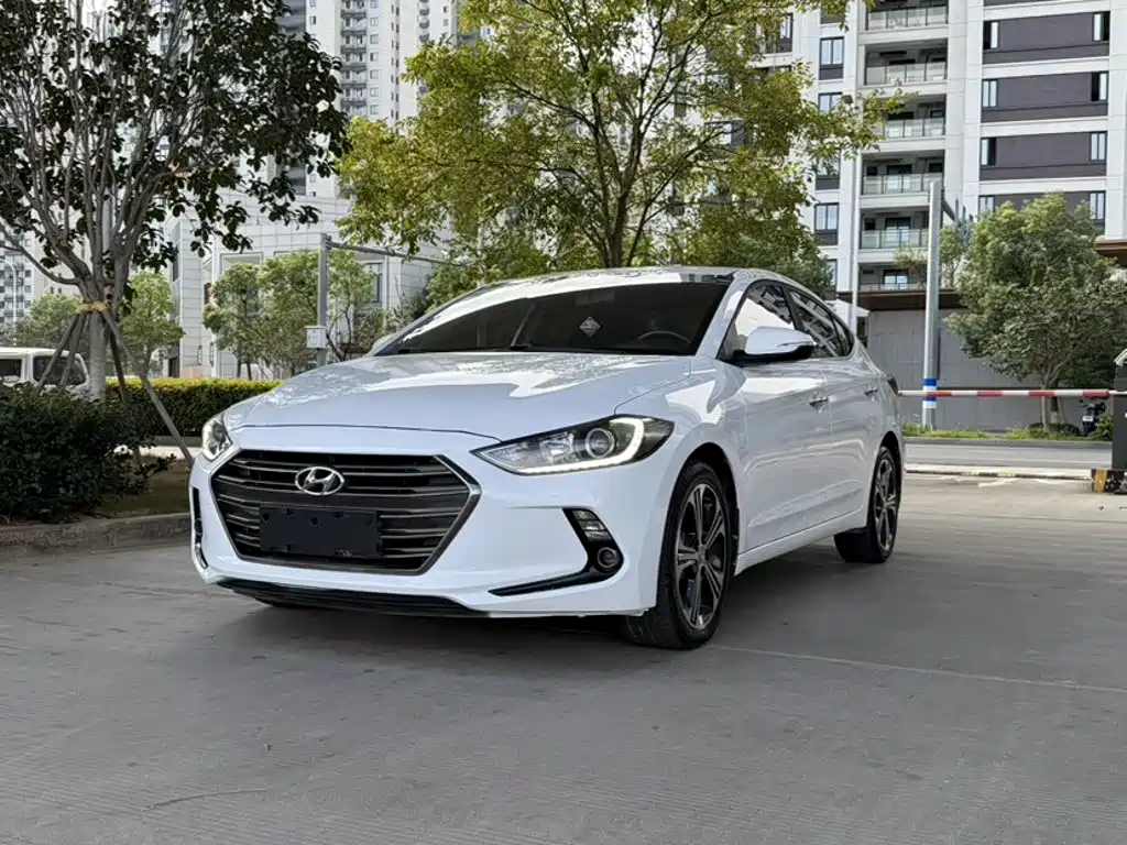 Hyundai Elantra — миниатюра 2