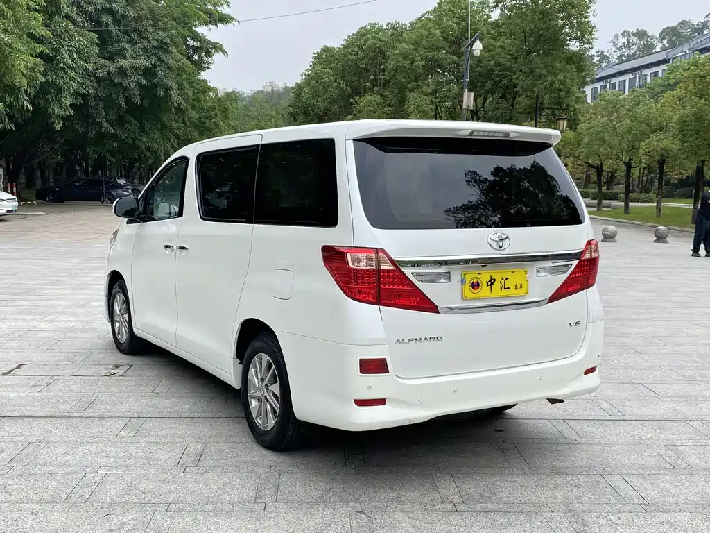 Toyota Alphard 2011 3.5L Luxury