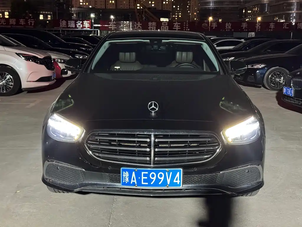 Mercedes-Benz E-Class — миниатюра 2