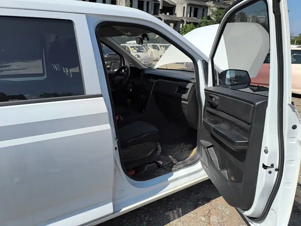 Wuling Hongguang PLUS — миниатюра 9