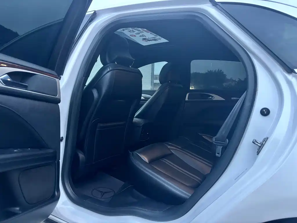 Lincoln MKZ — миниатюра 10