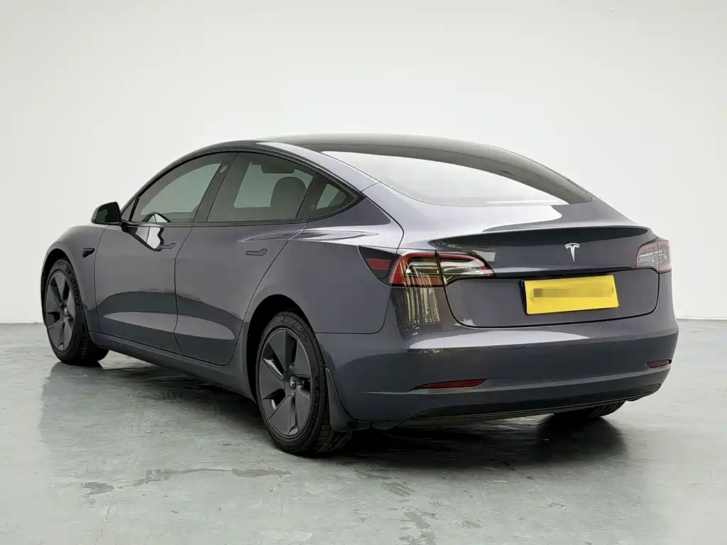 Tesla Model 3 — миниатюра 6