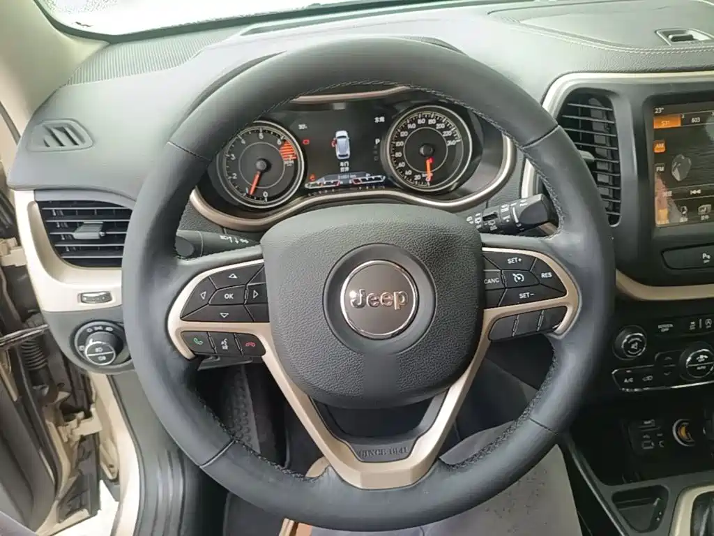 Jeep Cherokee — миниатюра 11