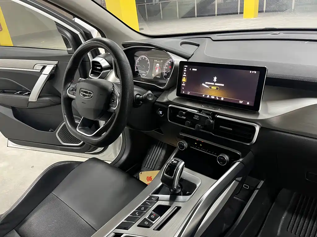 Geely Binyue — миниатюра 9