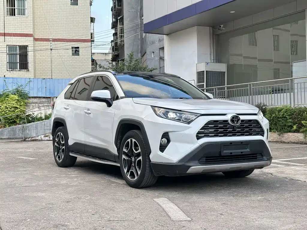 Toyota RAV4 — миниатюра 3