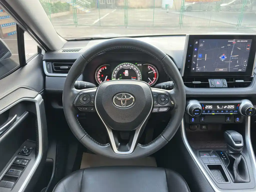Toyota RAV4 — миниатюра 16