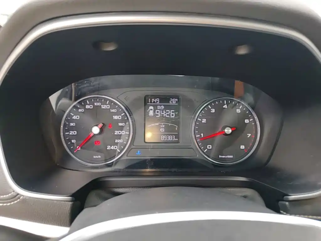 Roewe RX5 — миниатюра 12
