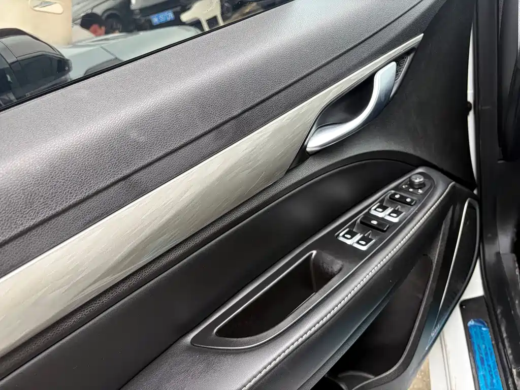 Geely Emgrand — миниатюра 13